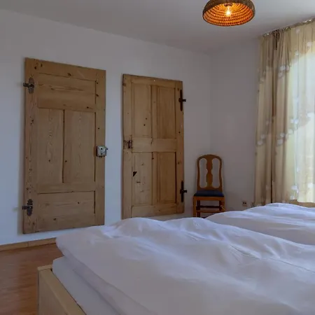 Luxury In Cologne Old Town Apartment